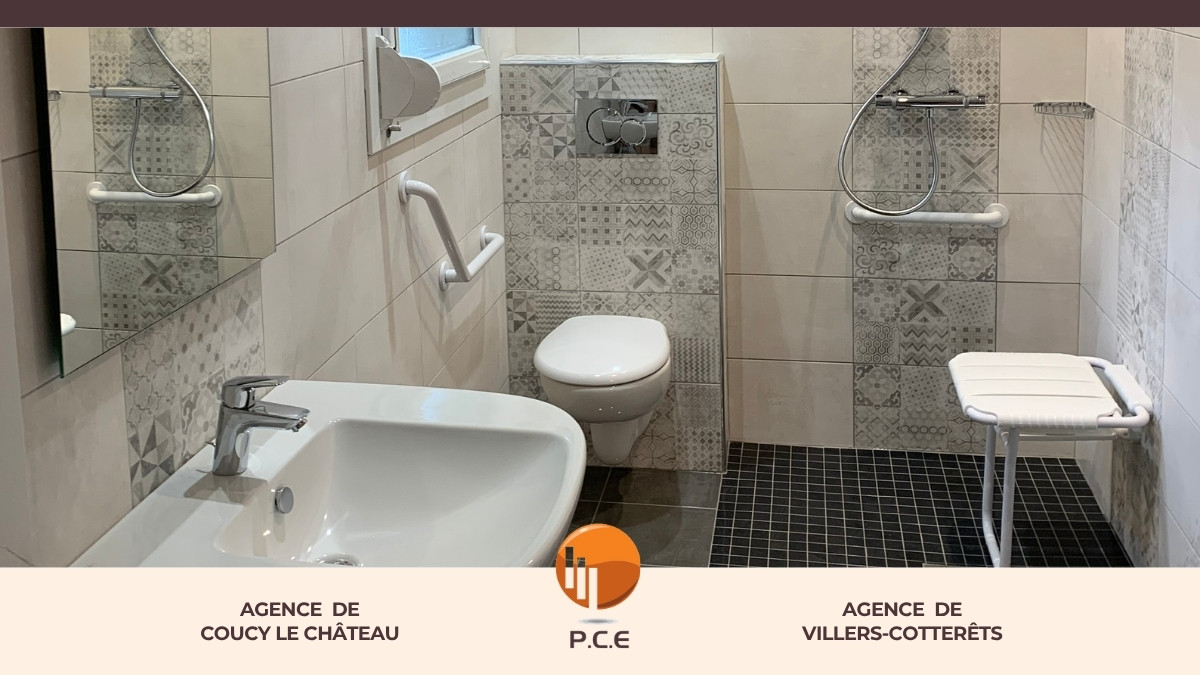 Installation d’une salle de bain PMR ouverte sur la chambre -UNE- SAS PCE Coucy-le-Château & Villers-Cotterêts