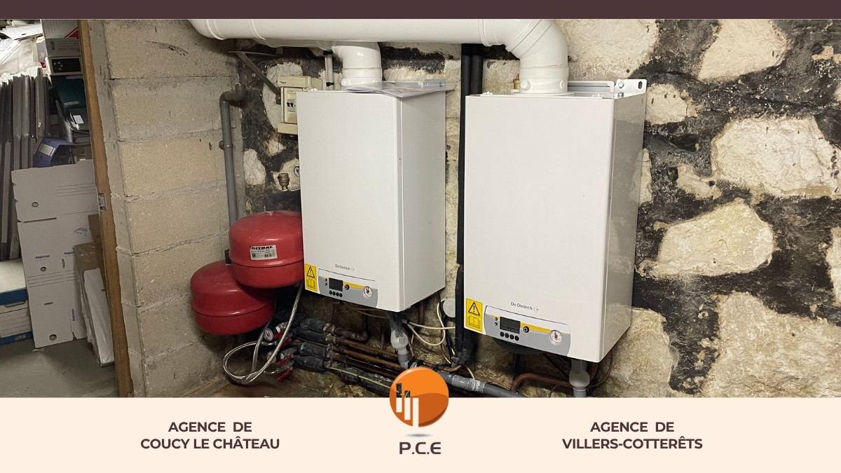 chaudières murales à gaz installées dans une cave technique pour une collectivité locale